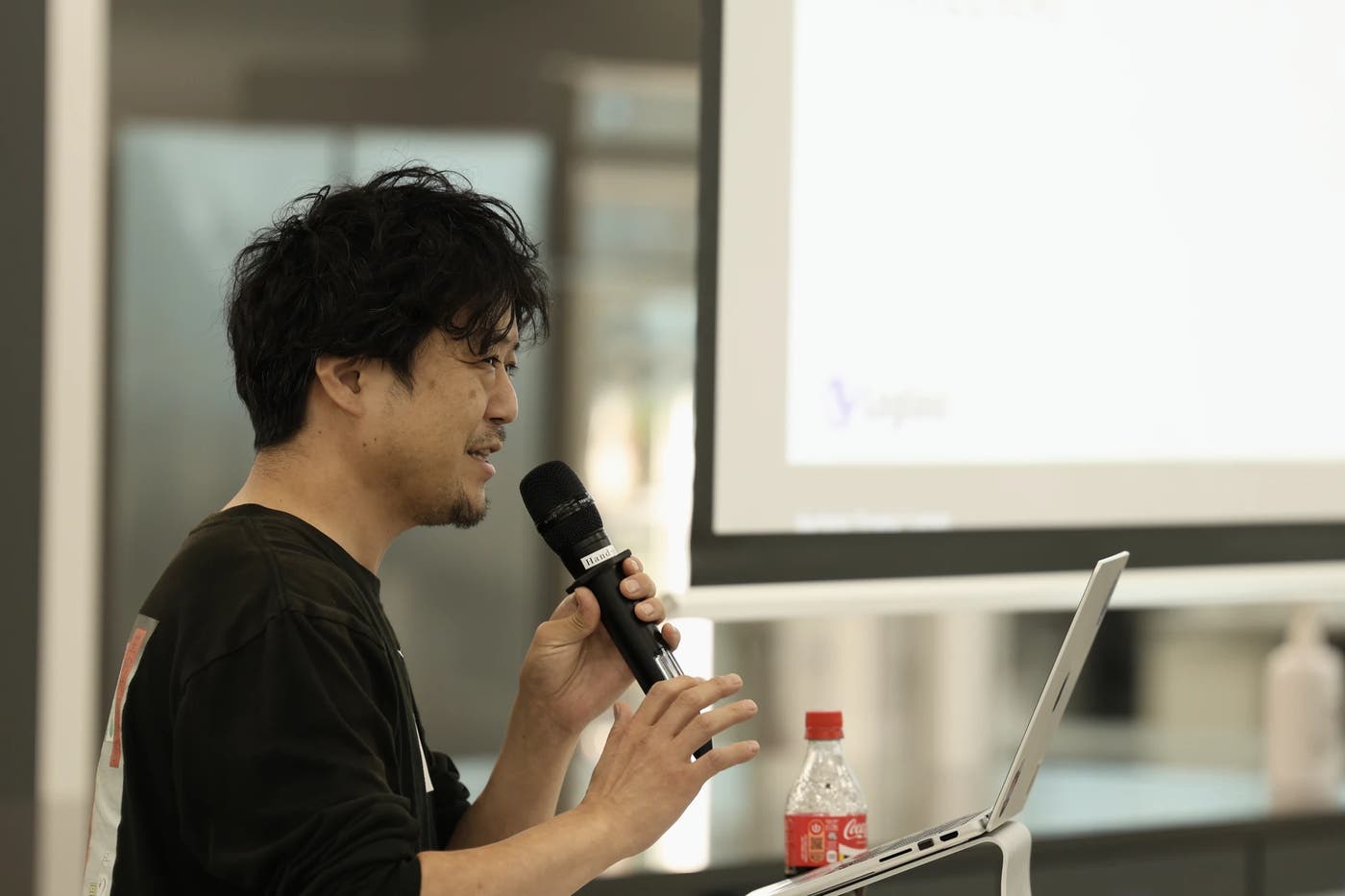 セッション 3 に登壇した ログラス 見形氏。 セッション 3 に登壇した ログラス 見形氏。